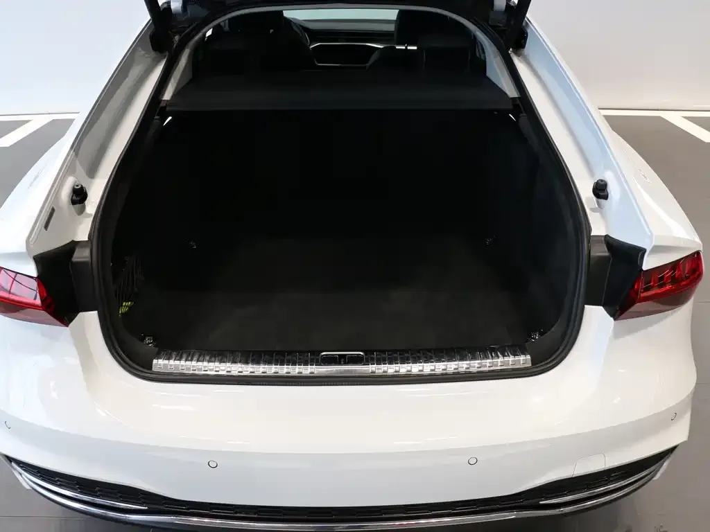 Audi A7 2024 из CN, фото 5