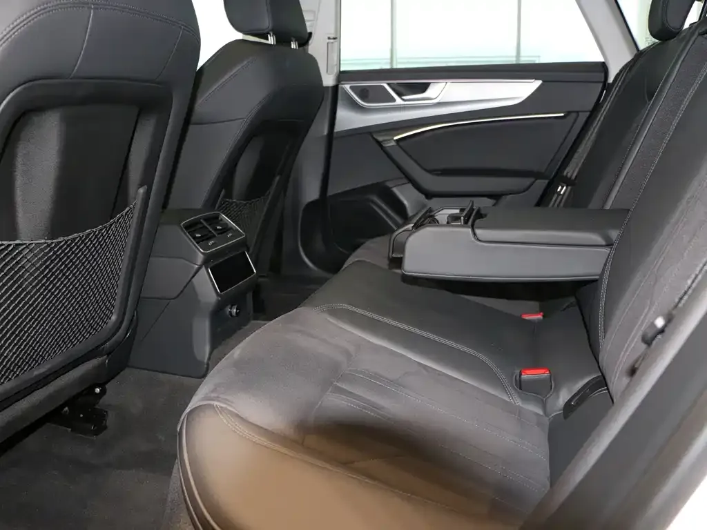 Audi A7 2024 из CN, фото 7