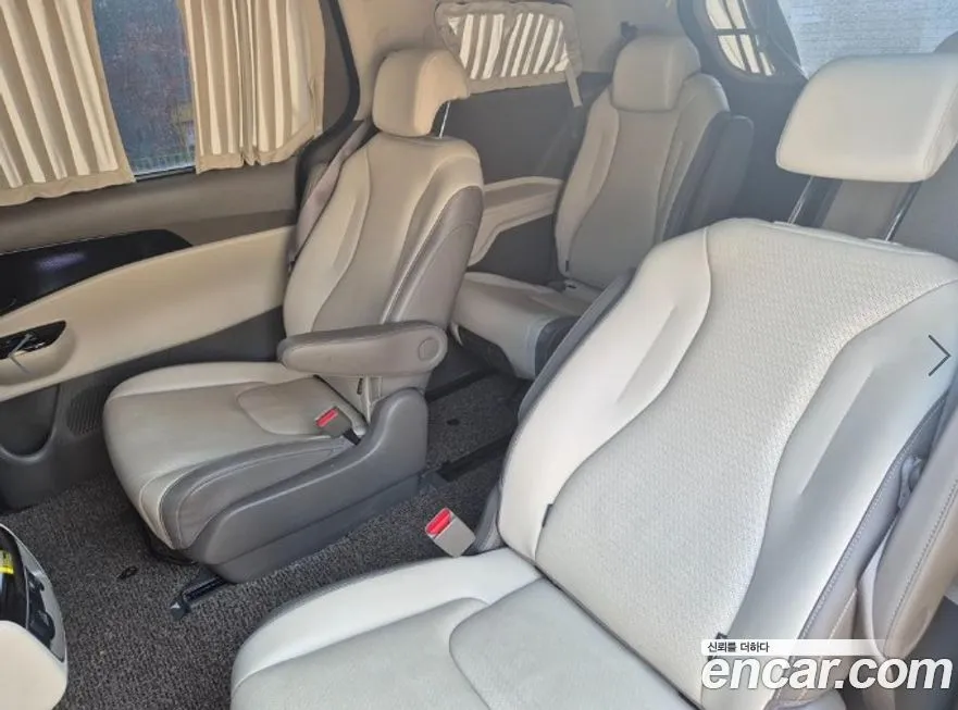 Kia Carnival — фото 4