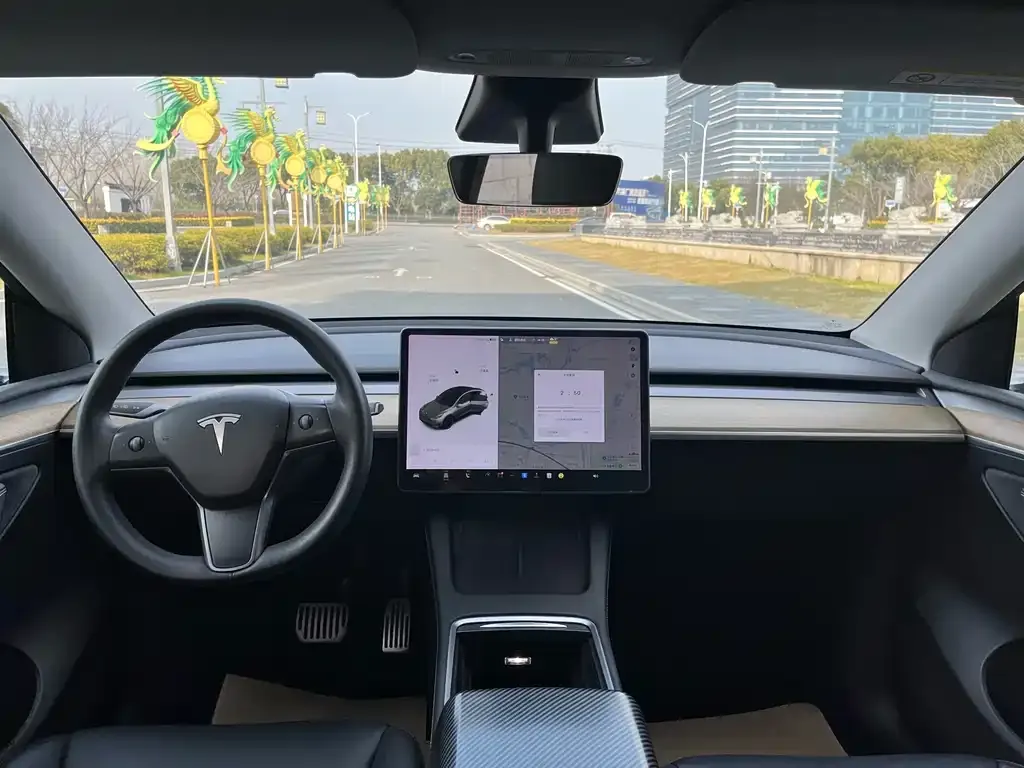 Tesla Model Y — фото 4