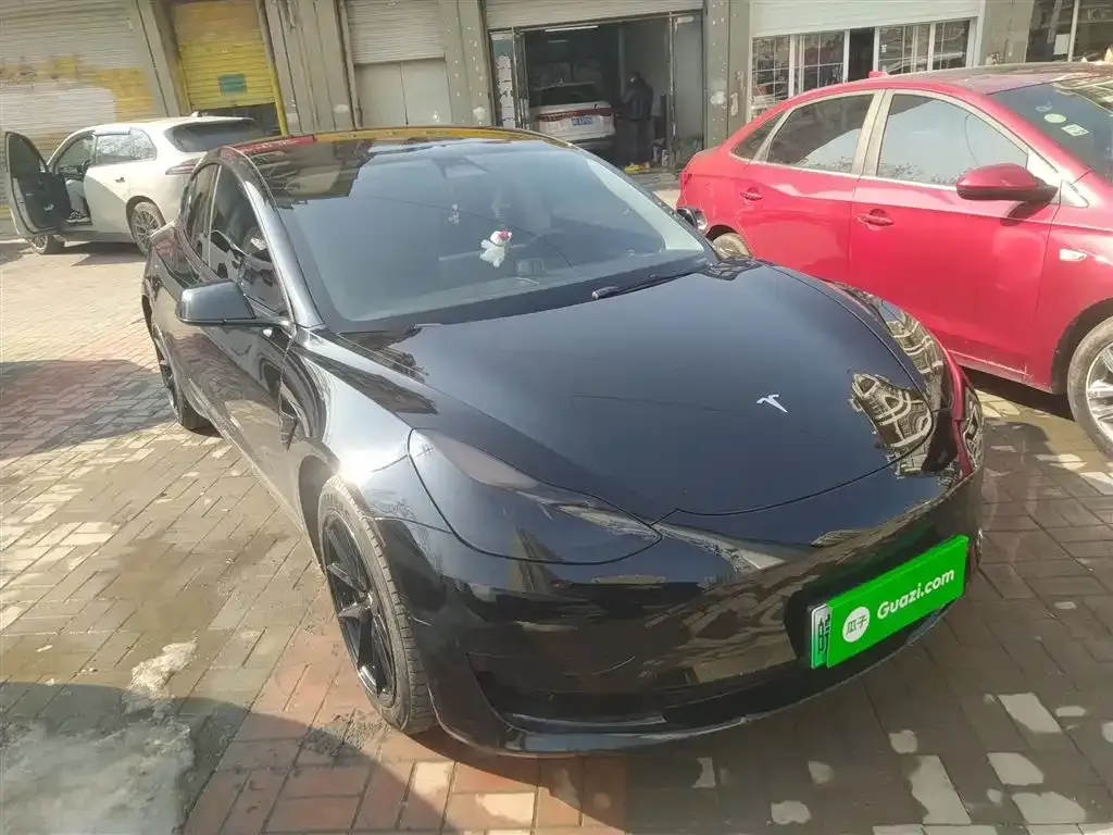 Tesla Model 3 — фото 4
