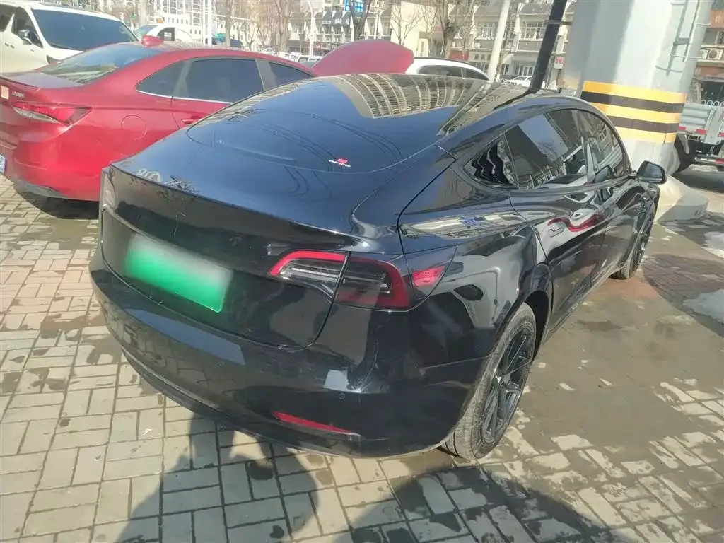 Tesla Model 3 — фото 2