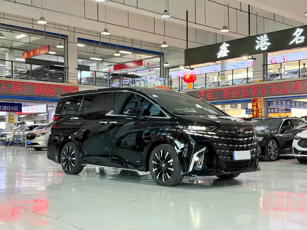 Toyota Alphard — фото 5