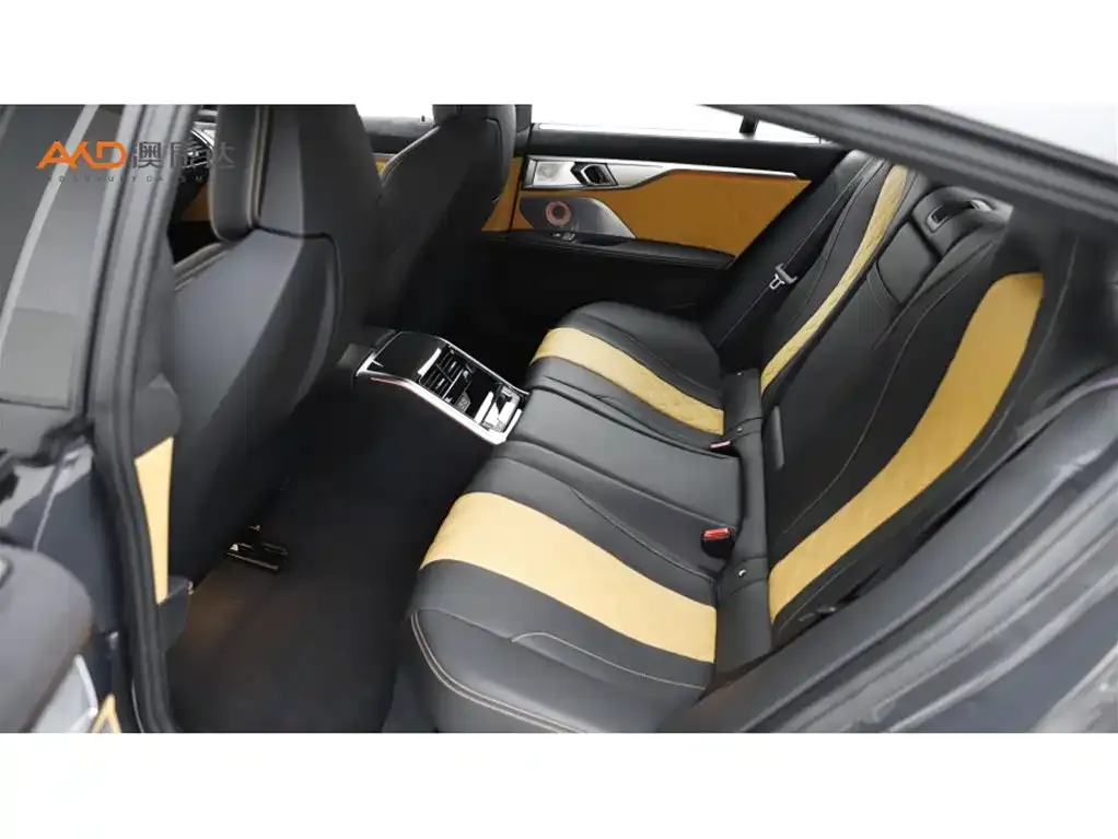 BMW M8 2023 из CN, фото 6