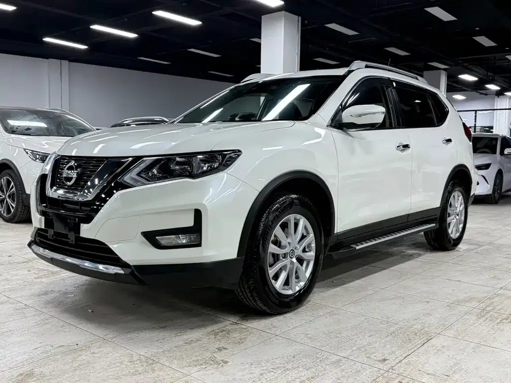 Nissan X-Trail — фото 1