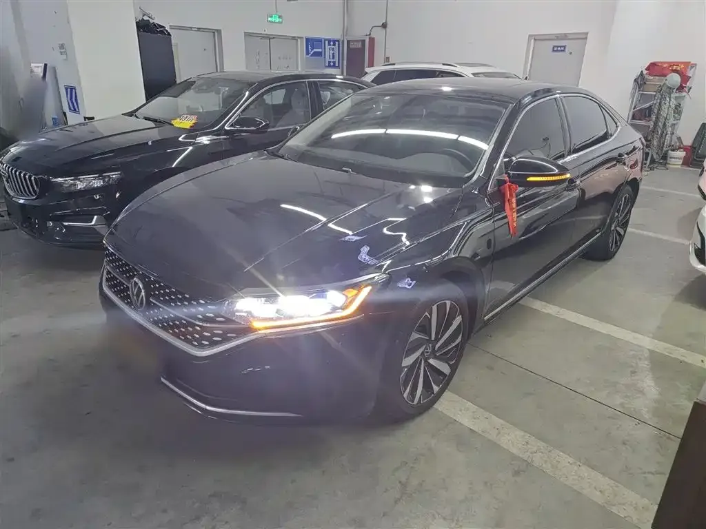 Volkswagen Passat — фото 1
