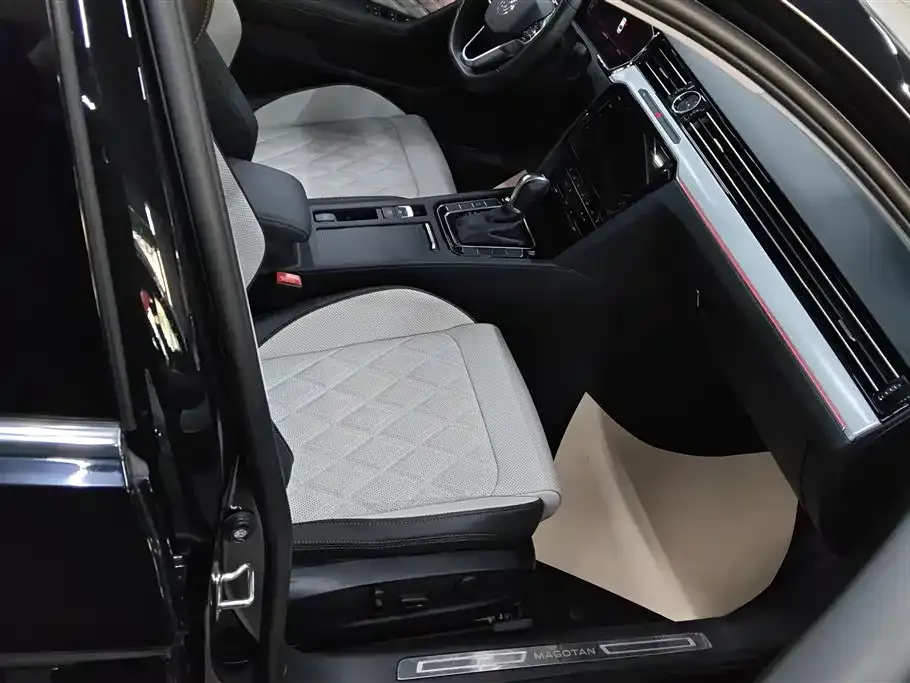 Volkswagen Magotan 2023 из CN, фото 6