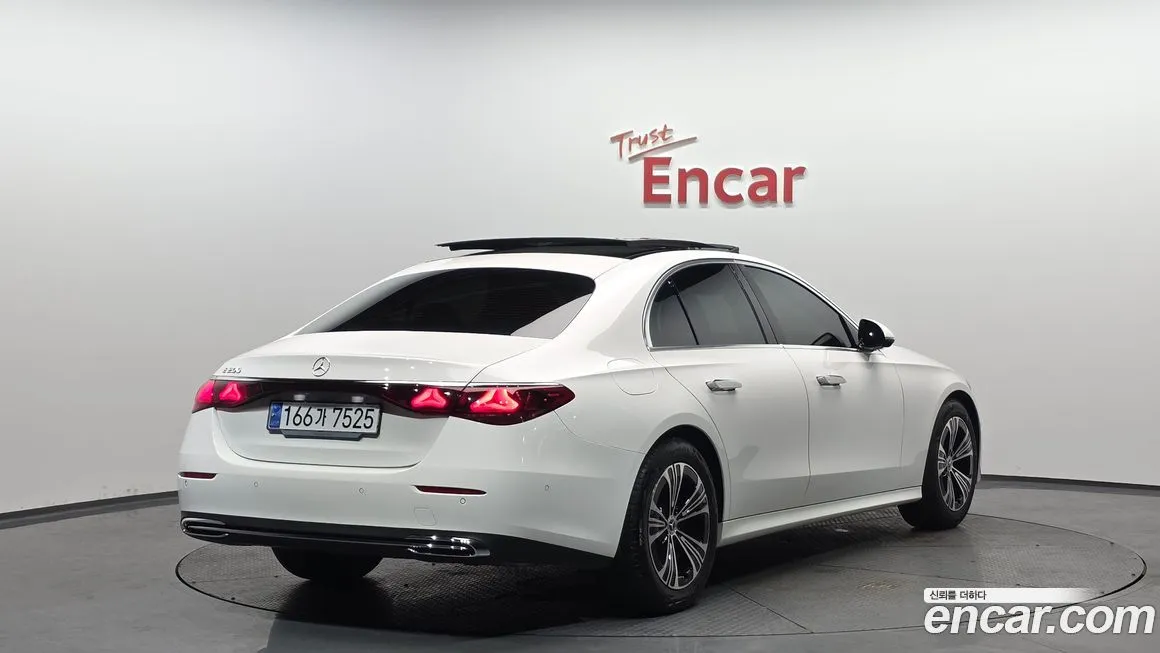 Mercedes-Benz E-Class 2024 из KR, фото 7