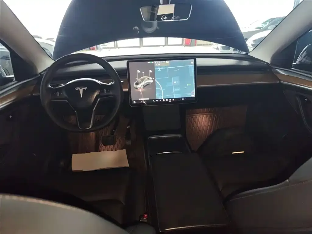 Tesla Model Y — фото 5