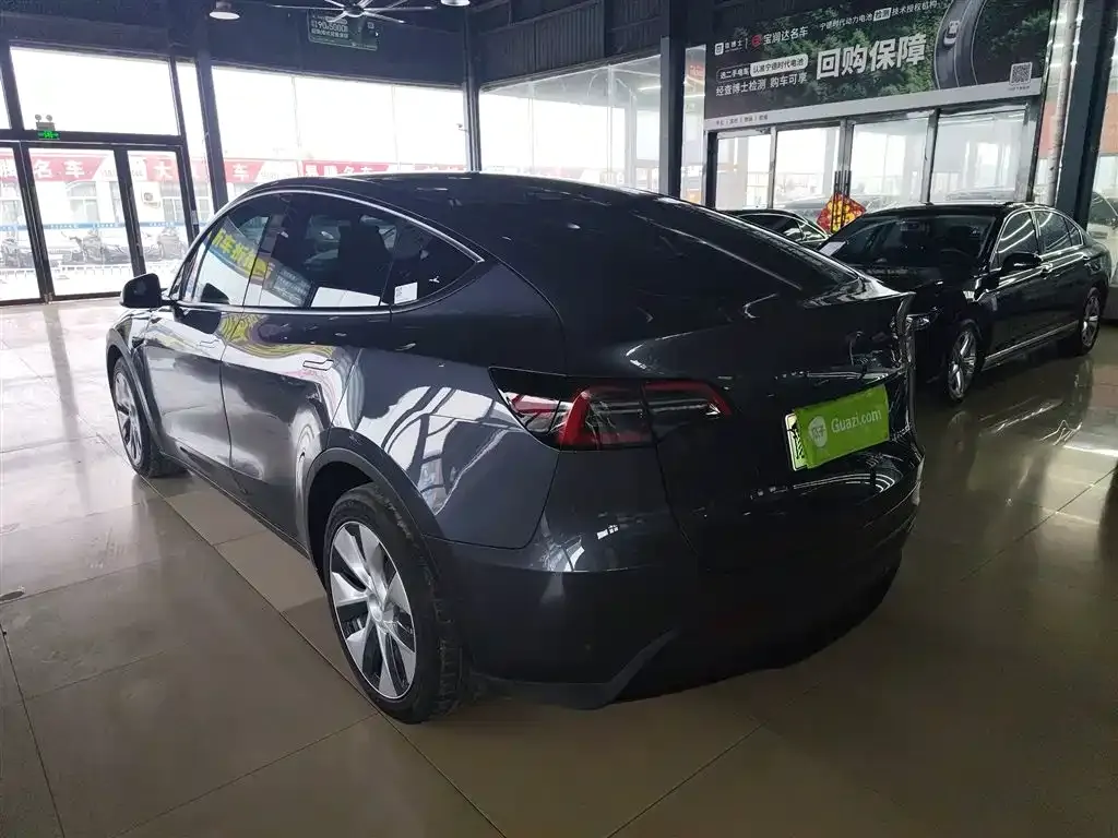 Tesla Model Y — фото 9