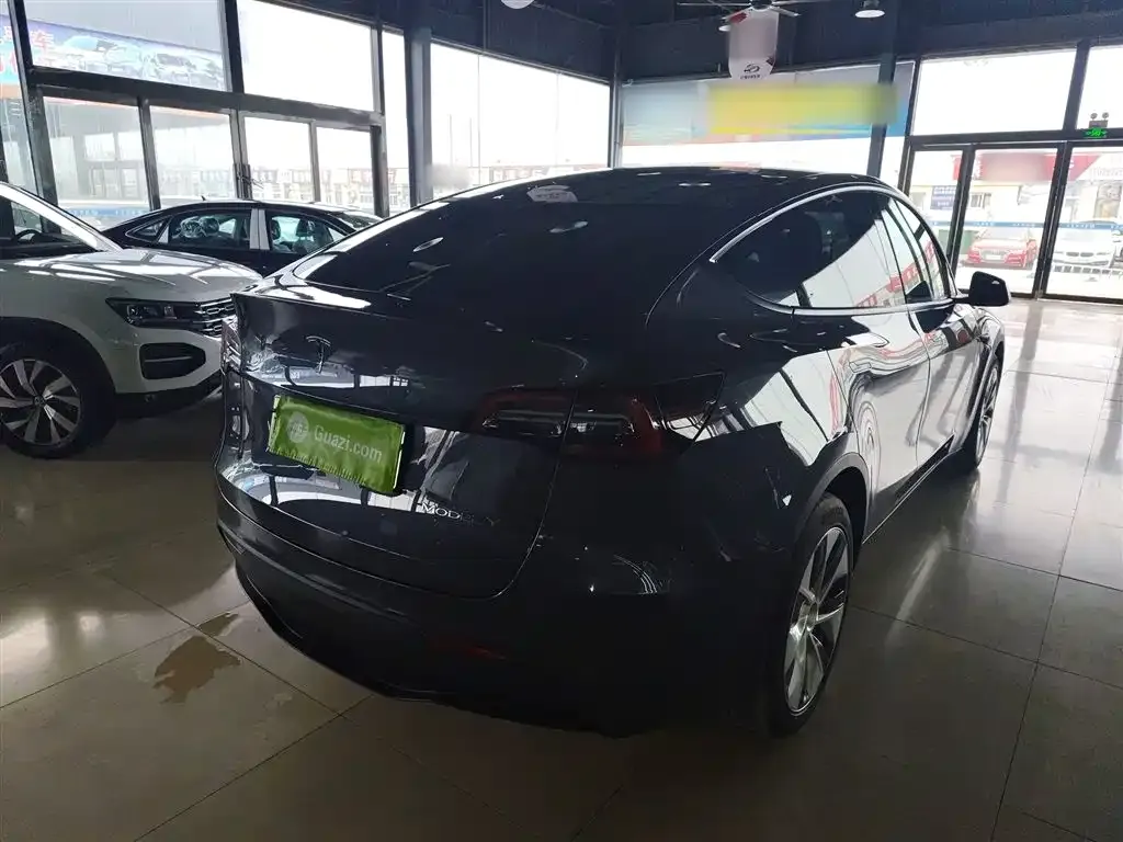 Tesla Model Y — фото 7