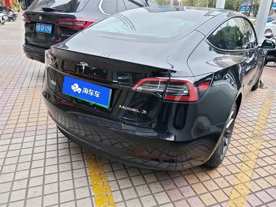Tesla Model 3 — фото 4