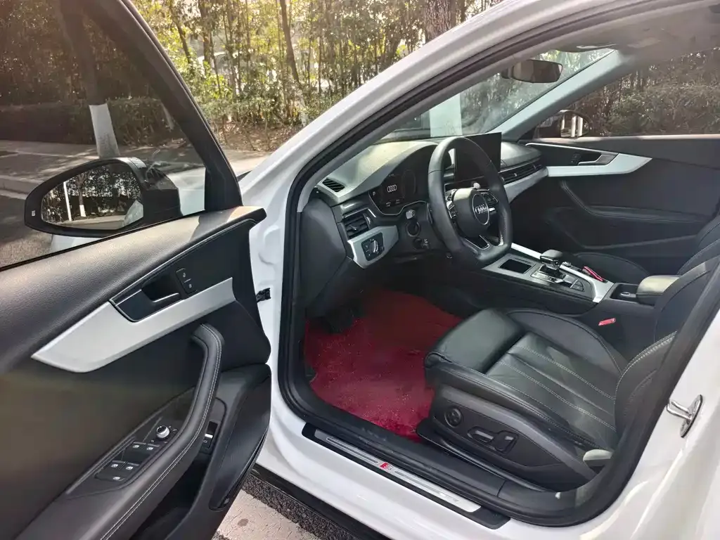 Audi A4L 2023 из CN, фото 5