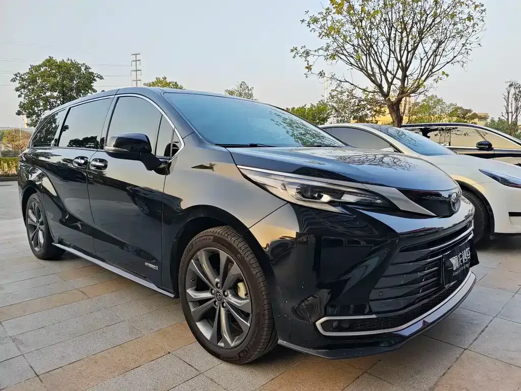 Toyota Sienna 2023 из CN, фото 9