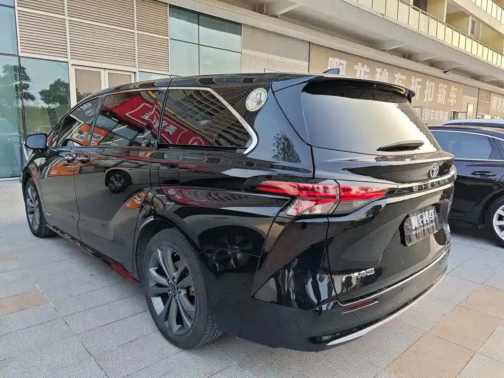 Toyota Sienna 2023 из CN, фото 6