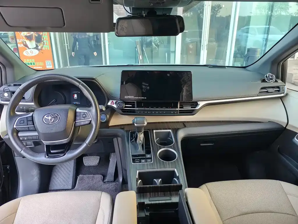 Toyota Sienna 2023 из CN, фото 8