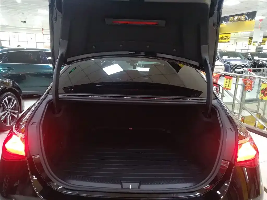 Mercedes-Benz E-Class 2024 из CN, фото 6