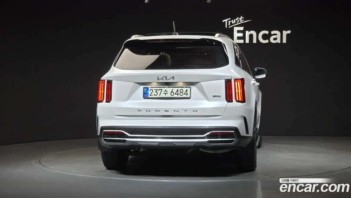 Kia Sorento — фото 9