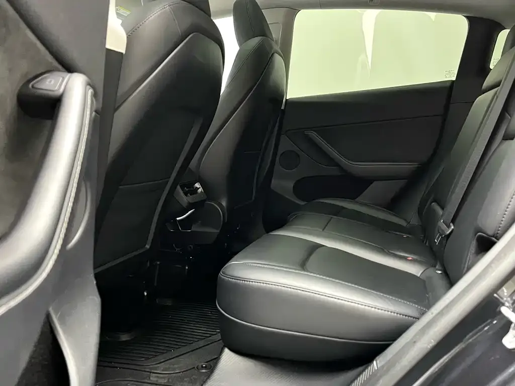 Tesla Model Y 2024 из CN, фото 7