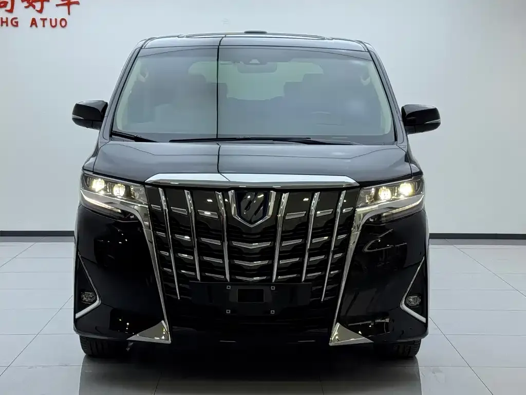 Toyota Alphard — фото 6