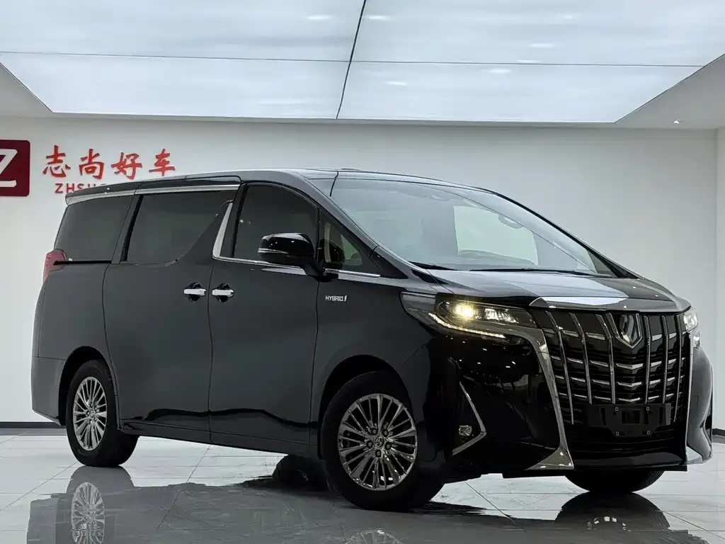 Toyota Alphard — фото 2