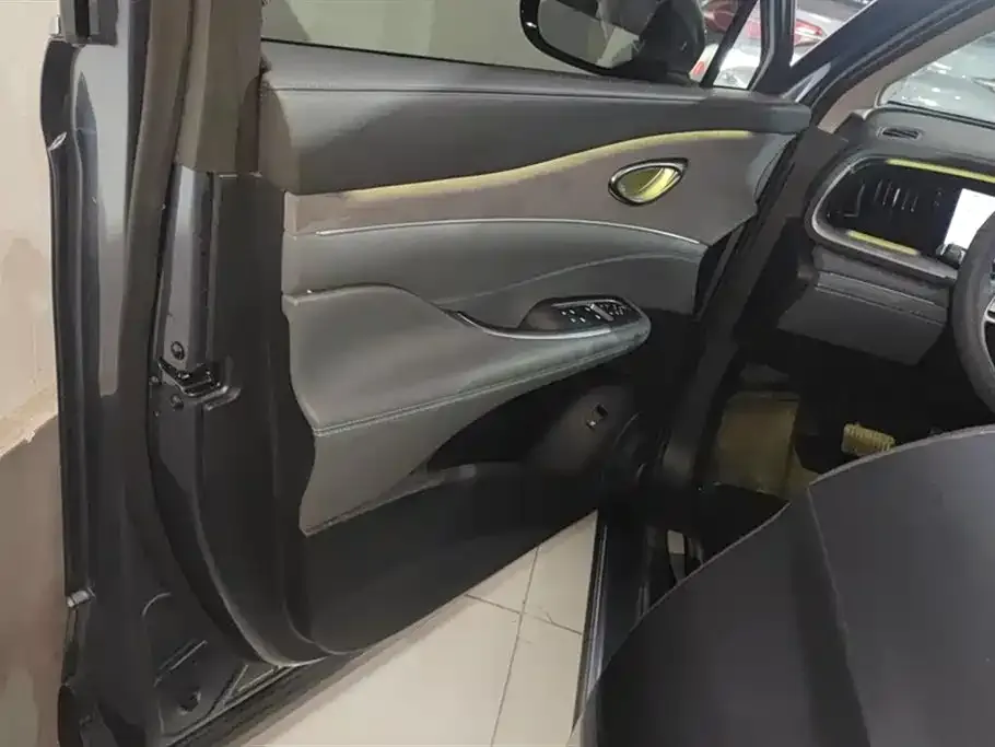 BYD Hiace 07 DM-i — фото 8