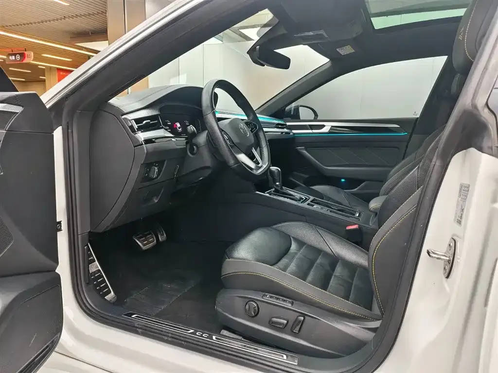 Volkswagen CC 2023 из CN, фото 8