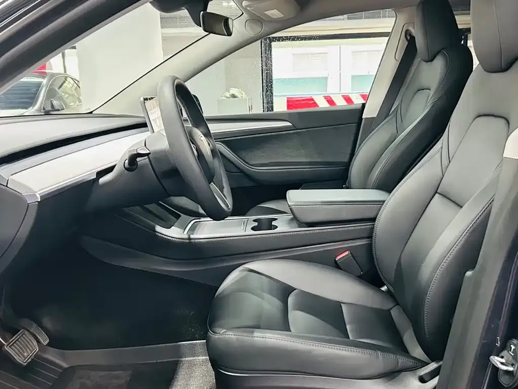 Tesla Model Y 2024 из CN, фото 4