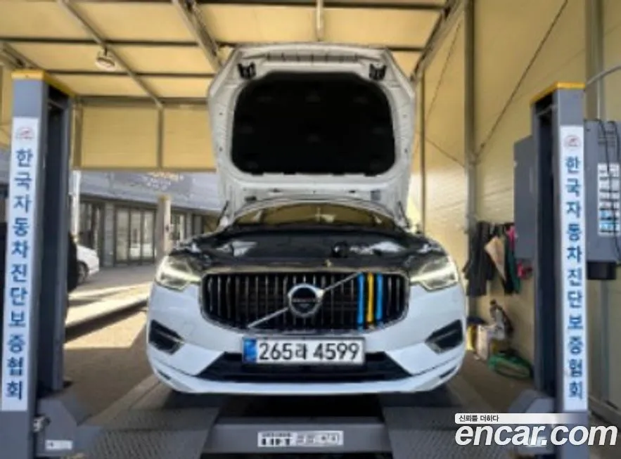 Volvo XC60 — фото 2