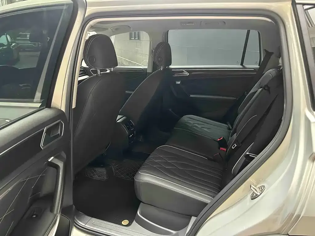 Geely Xingyue L 2024 из CN, фото 7