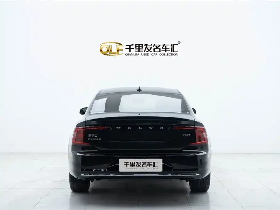 Volvo S90 PHEV 2024 из CN, фото 4