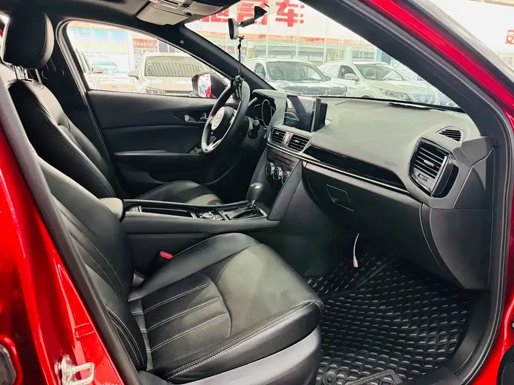 Mazda CX-4 2024 из CN, фото 2