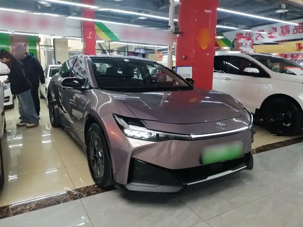 Toyota bZ3 2023 из CN, фото 3