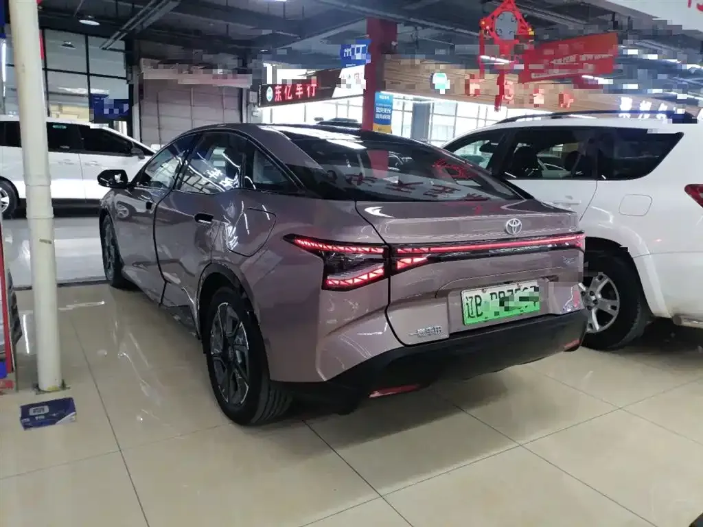 Toyota bZ3 2023 из CN, фото 2