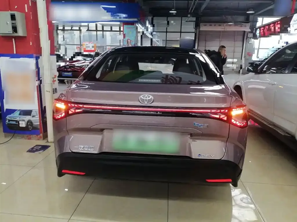 Toyota bZ3 2023 из CN, фото 7