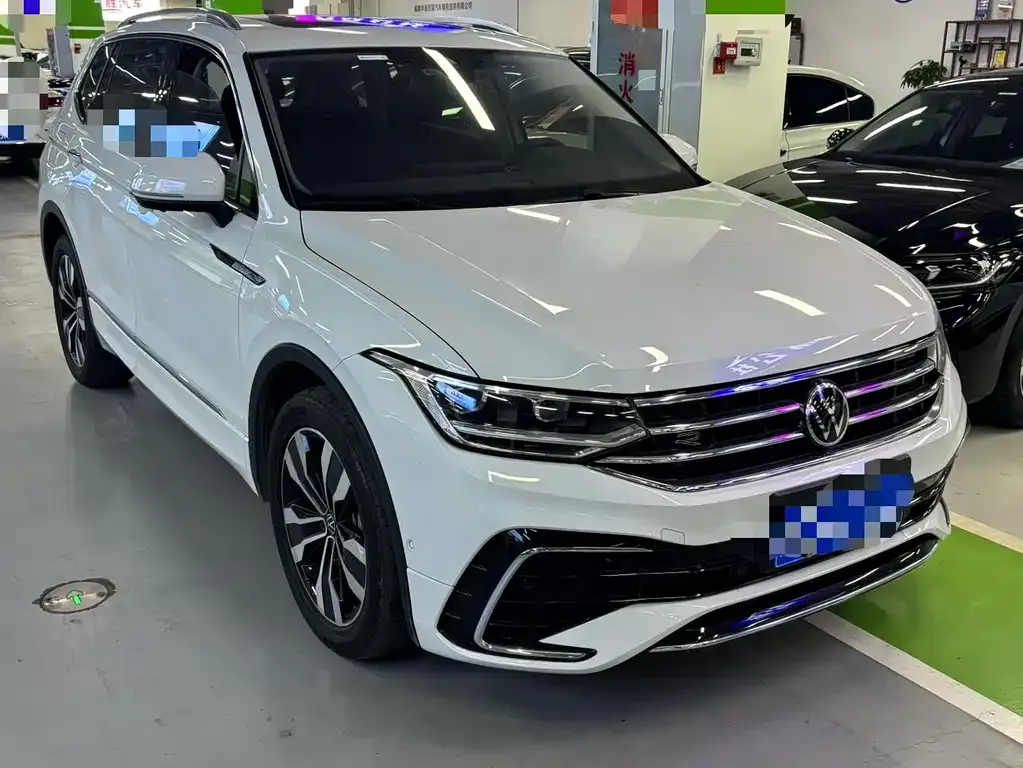 Volkswagen Tiguan L 2022 из CN, фото 2