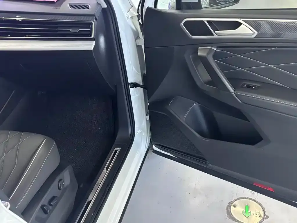 Volkswagen Tiguan L 2022 из CN, фото 3