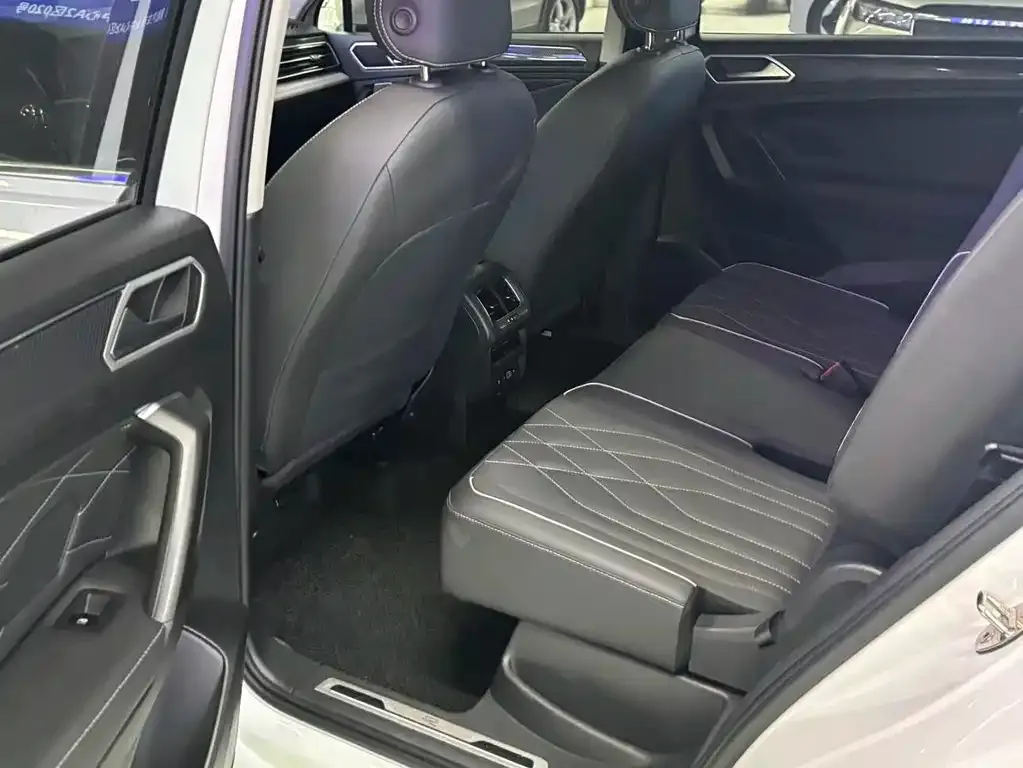 Volkswagen Tiguan L 2022 из CN, фото 7