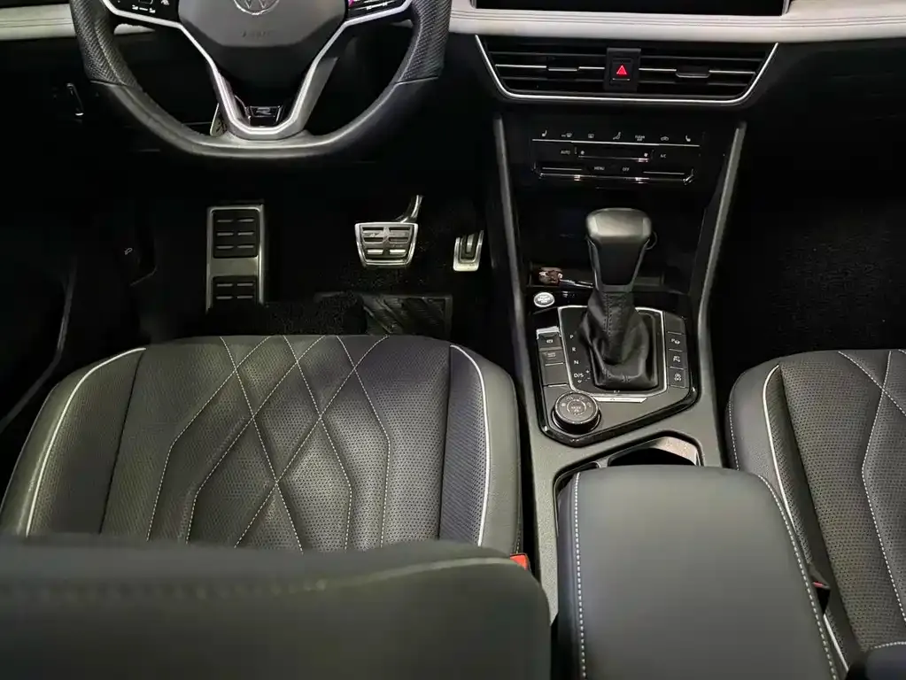 Volkswagen Tiguan L 2022 из CN, фото 9