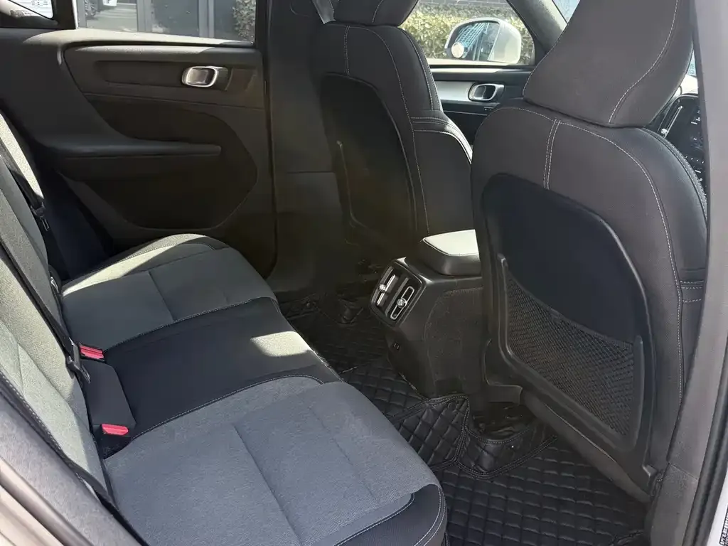 Volvo XC40 2022 из CN, фото 6