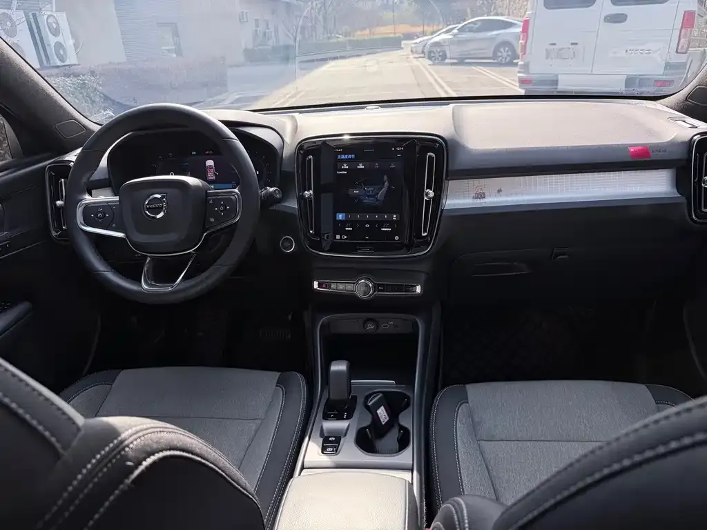 Volvo XC40 2022 из CN, фото 3