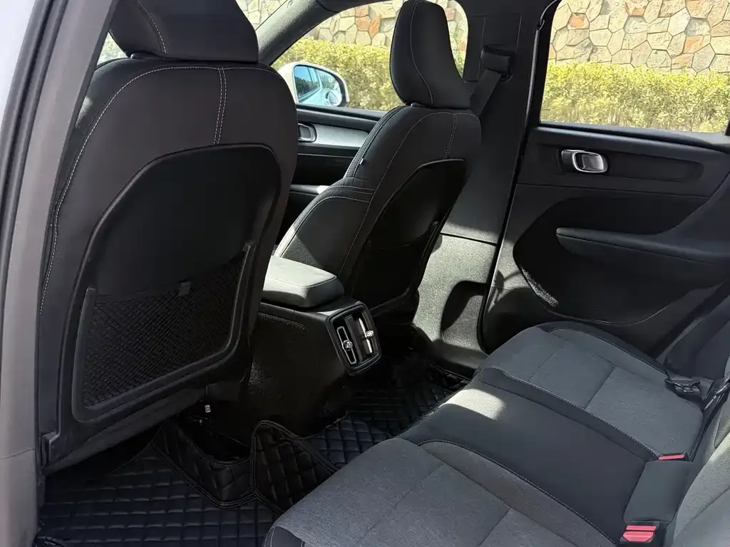 Volvo XC40 2022 из CN, фото 4