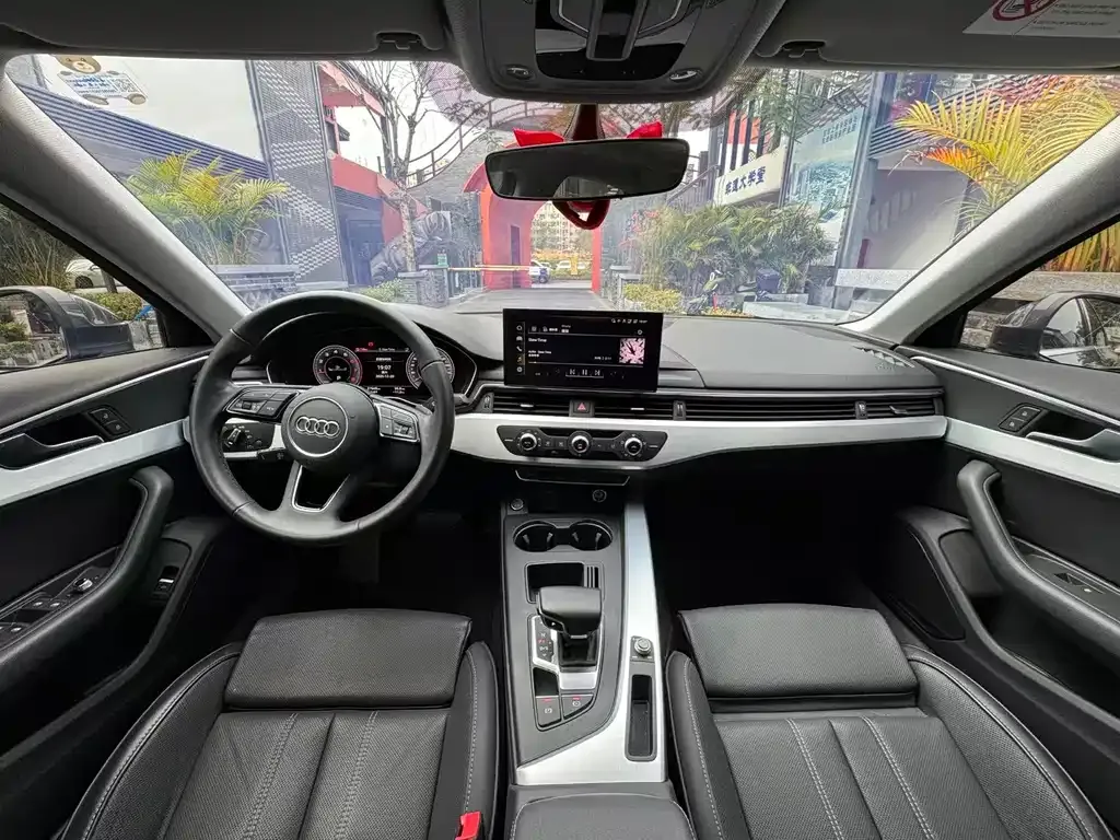 Audi A4L 2023 из CN, фото 9