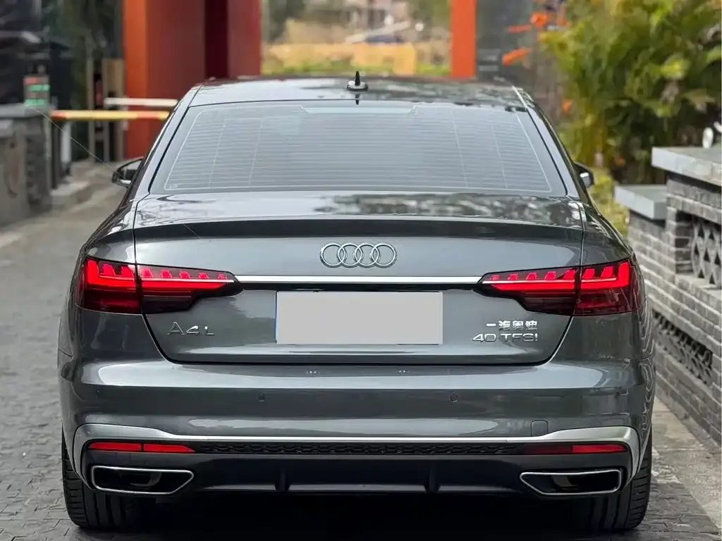 Audi A4L 2023 из CN, фото 3