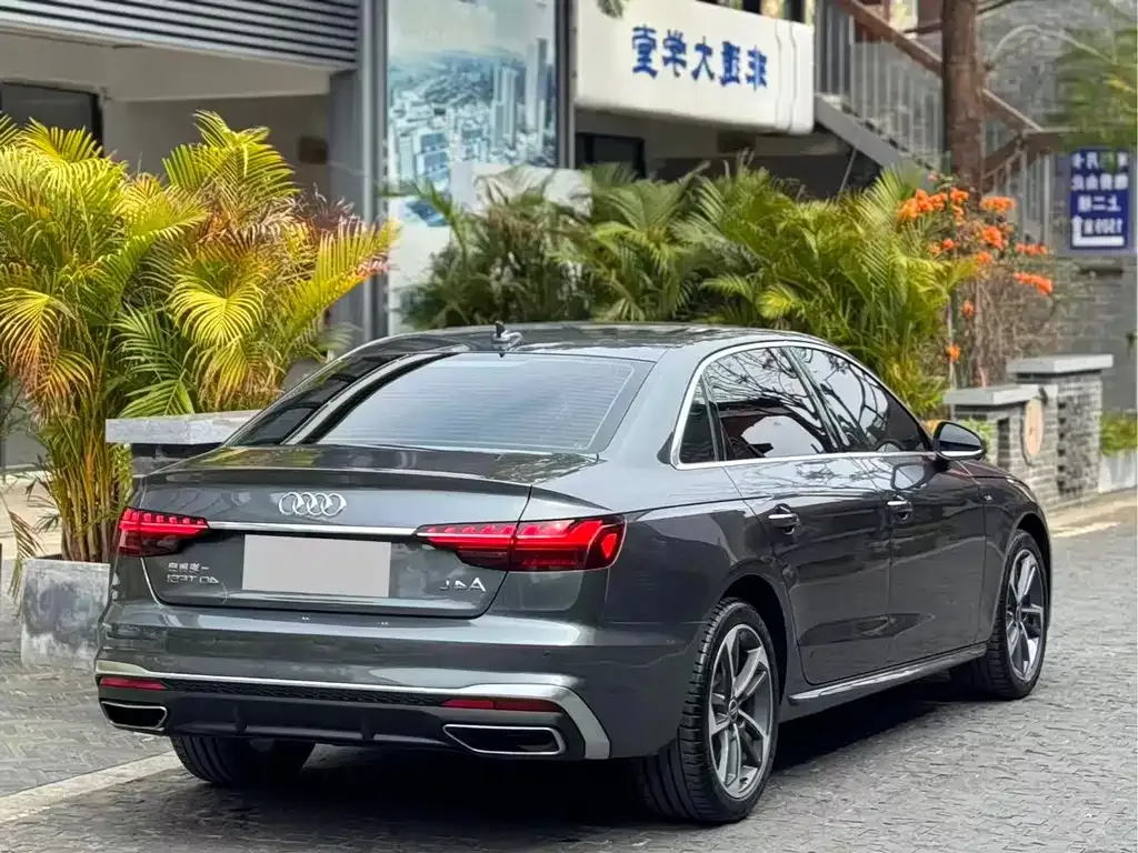 Audi A4L 2023 из CN, фото 5