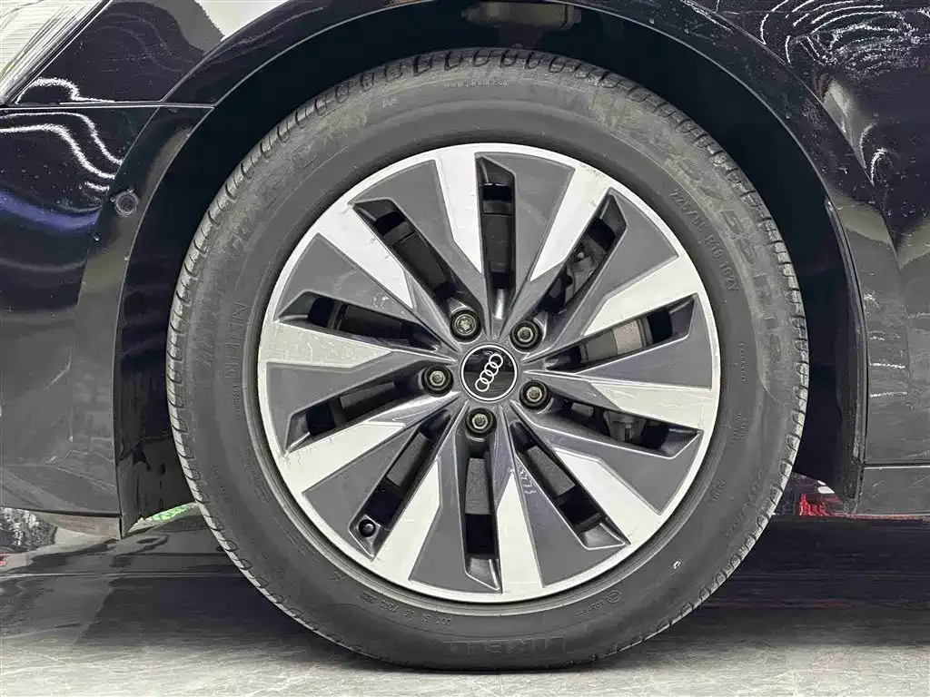 Audi A6L 2023 из CN, фото 5