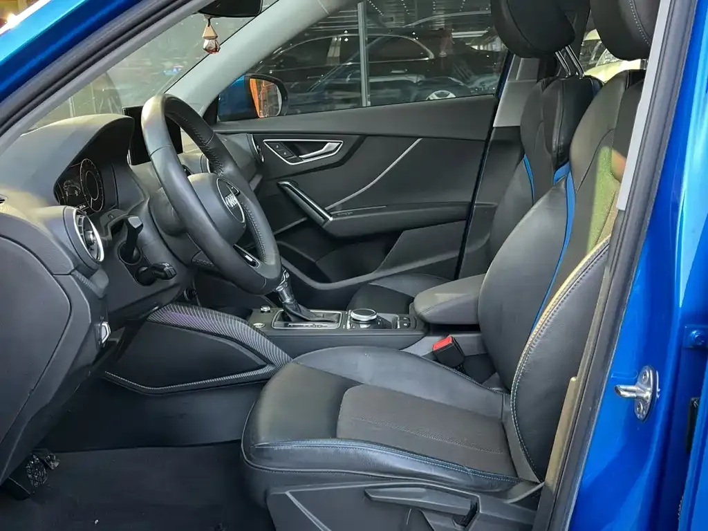 Audi Q2L e-tron 2021 из CN, фото 5