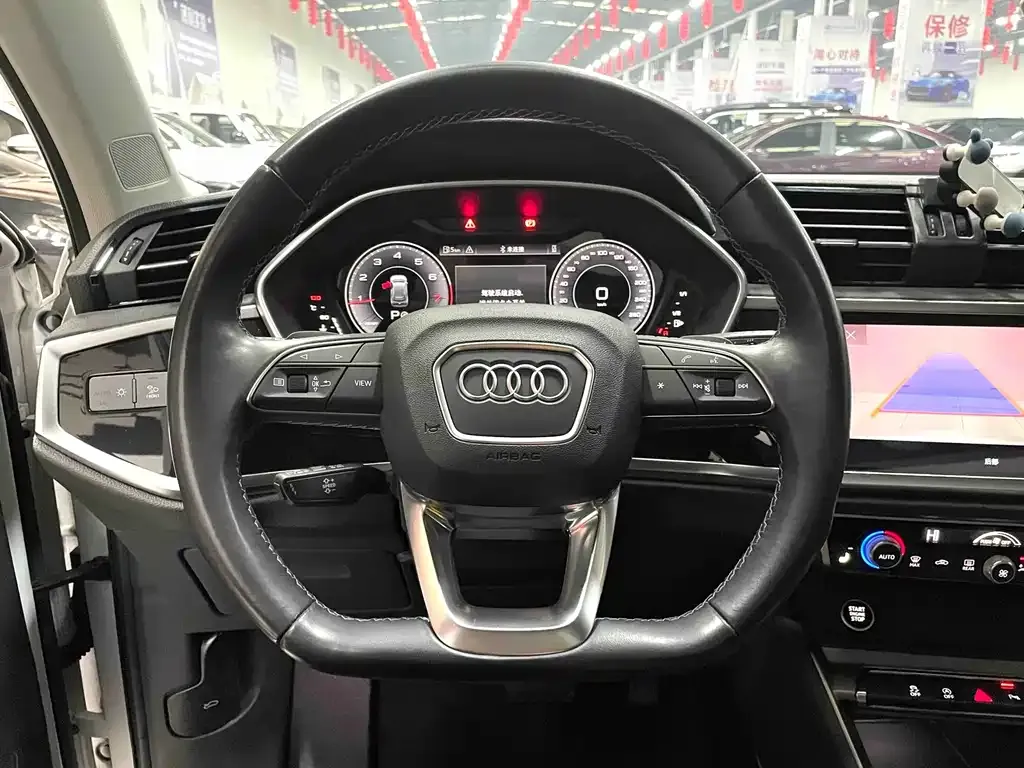 Audi Q3 — фото 9