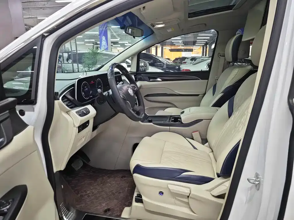Buick GL8 2021 из CN, фото 10