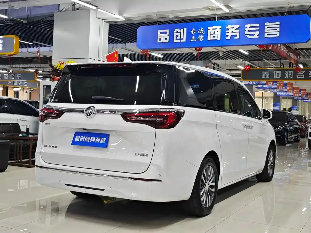 Buick GL8 2021 из CN, фото 3